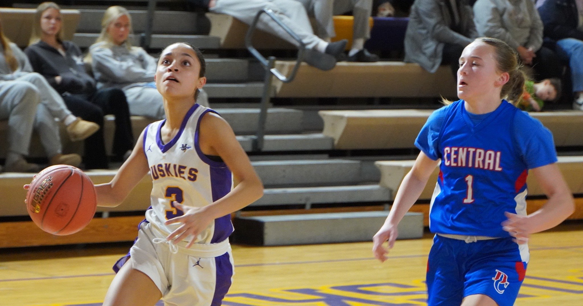 MHS girls basketball team advances to regional semifinals