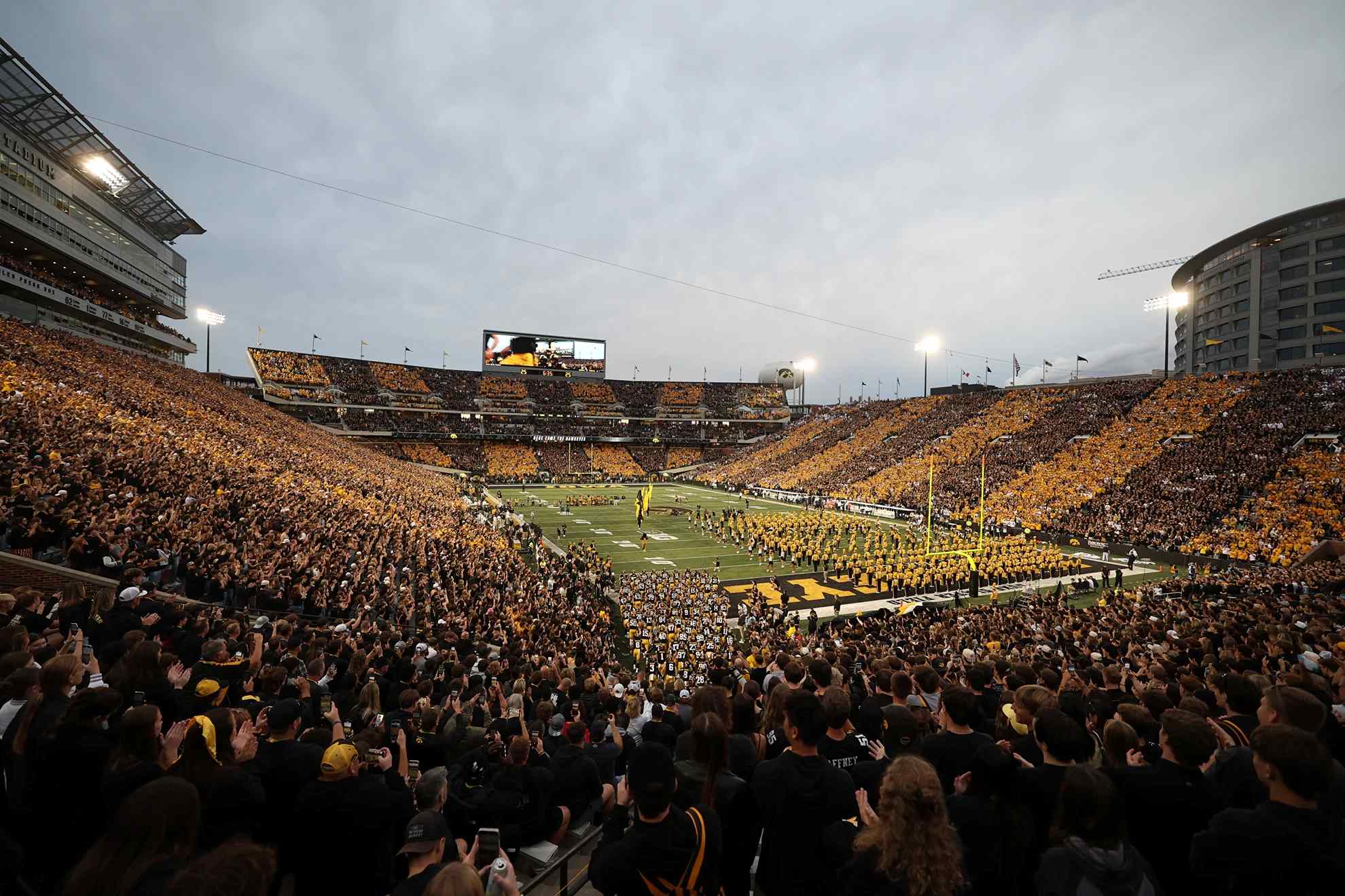 Gronowski Runs Iowa Past Penn State For 25-24 Win
