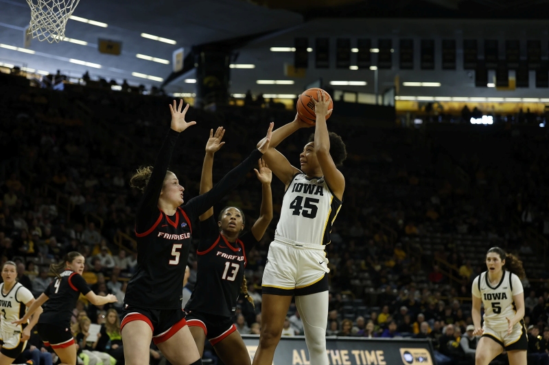 Iowa Woman Tested By Fairfield Yet Stay Undefeated