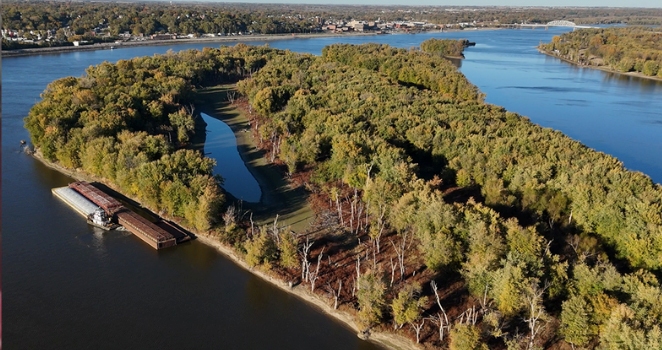 Foundation Unveils Historic Conservation Gift For Muscatine Island