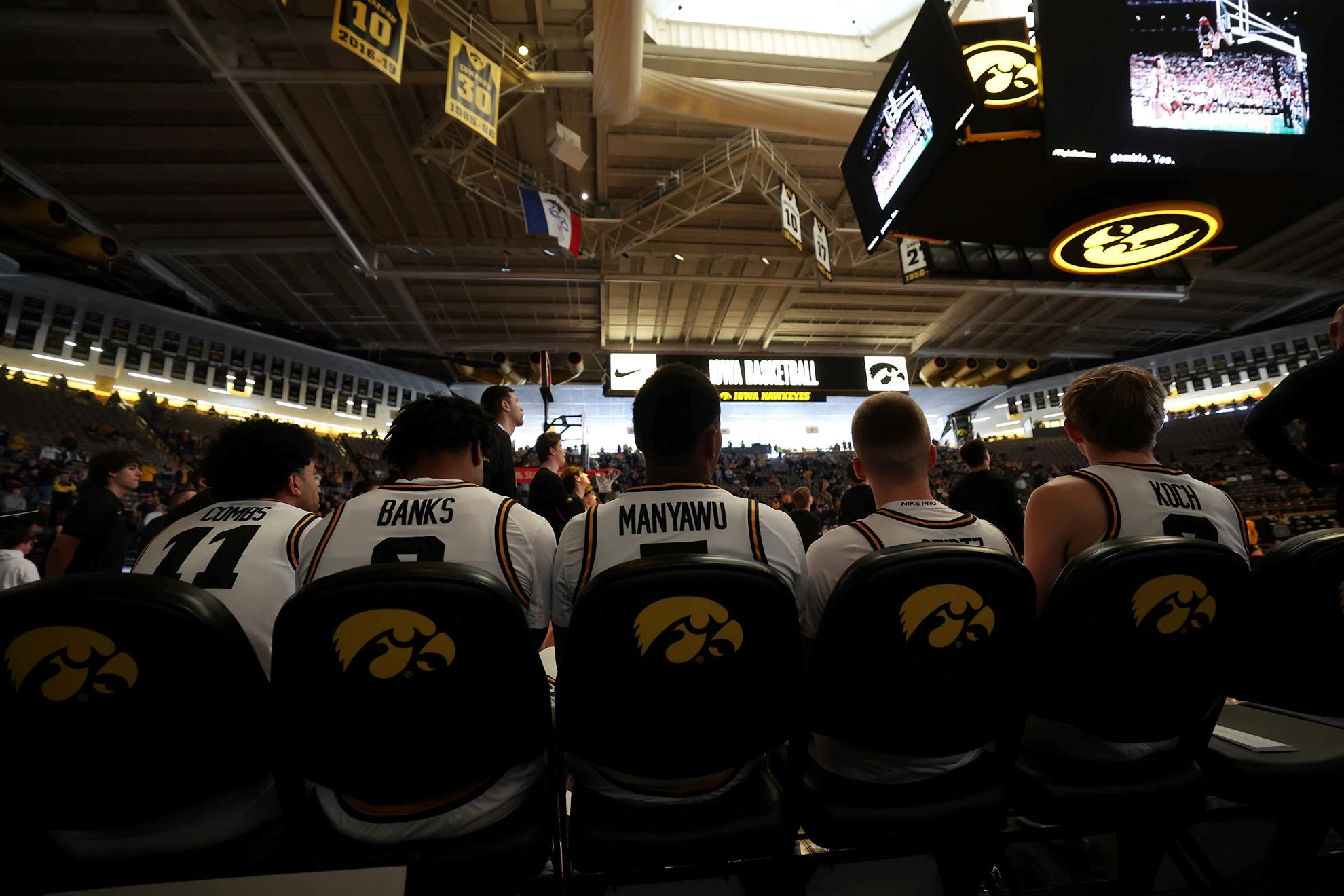 Iowa Men Steamroll Western Michigan With Pressure Defense